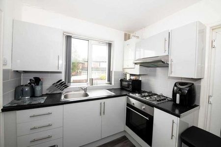 Merton Road, Prestwich, M25 - Photo 3