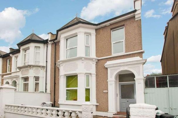 Birkbeck Avenue, Acton, W3 - Photo 1