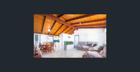 Spacious Family Home in a Quiet, Convenient Location - Photo 2