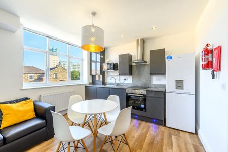 3 bedroom apartment to rent - Photo 3