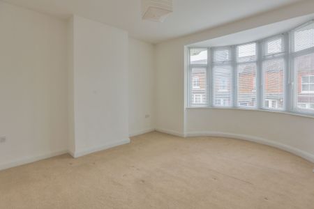 Available unfurnished from 01/05/2026 - Photo 2