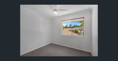 3 BEDROOM TOWNHOUSE, LOCATED IN THE ARUNDEL LINKS GATED COMPLEX!! - Photo 4