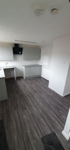 3 bedroom character property to rent - Photo 3