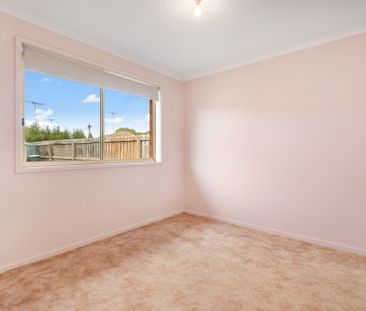 Beautifully presented family home with space, privacy & entertainin... - Photo 4