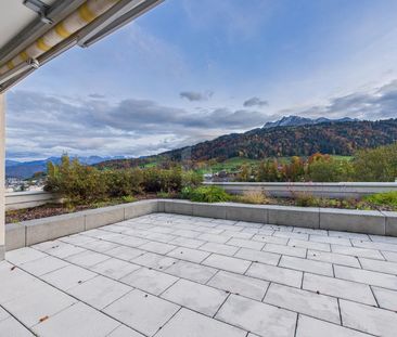 RENOVATED, EASY TO MAINTAIN WITH BEAUTIFUL VIEW - Photo 3