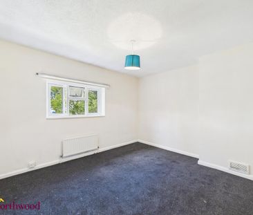 4 bedroom semi-detached house to rent - Photo 4