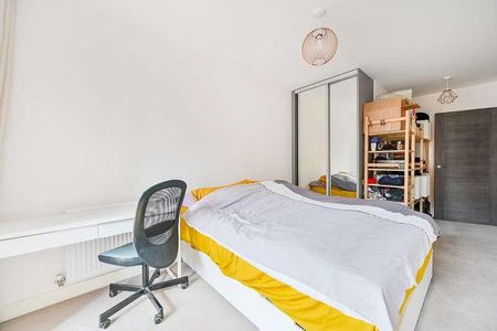 Leighfield Court, Acton, W3 - Photo 4