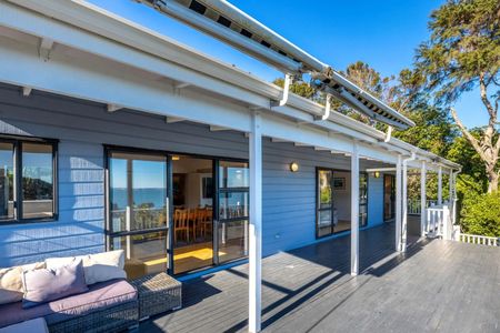 Tranquil Coastal Retreat with Breathtaking Views - Waiheke Island - Photo 5
