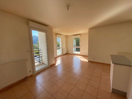 Location Appartement 3 pièces 67m² BESANCON 25000 - Photo 2