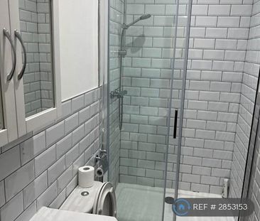 4 bedroom semi-detached house to rent - Photo 1