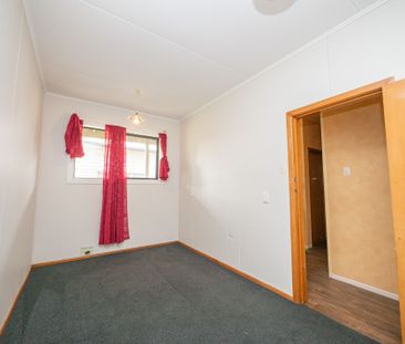 Private & Spacious Home in Green Island - Photo 5