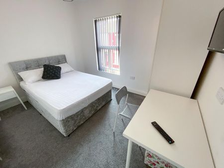 3 bedroom terraced house to rent - Photo 5