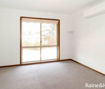 DELIGHTFUL TWO BEDROOM UNIT IN QUIET COMPLEX - Photo 4