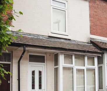 Room in a Shared House, Bolingbroke Road, CV3 - Photo 4