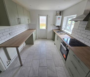 2 bedroom terraced house to rent - Photo 5