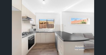 Stylish Townhouse fully furnished - Photo 4