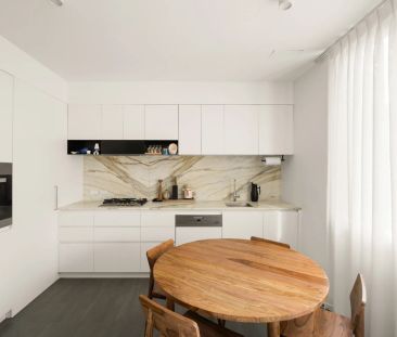 Fully Furnished Contemporary One-Bedroom in Vibrant Surry Hills - Photo 6