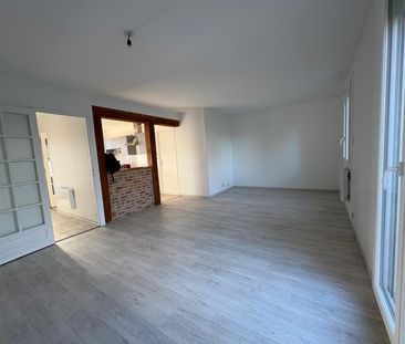 Location Maison 5 pièces 92m² CHAMBRAY LES TOURS 37170 - Photo 2