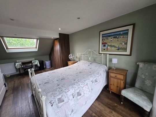1 bedroom in a flat share to rent - Photo 1