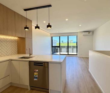 Brand New Townhouse in Westgate - 3 Bedrooms - Photo 2