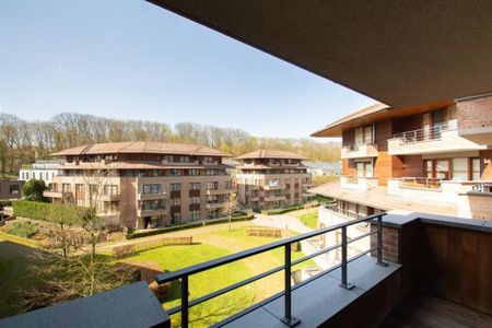 Proche Musée du tram, bel appartement meublé 2 chambres avec terrasse - Photo 4