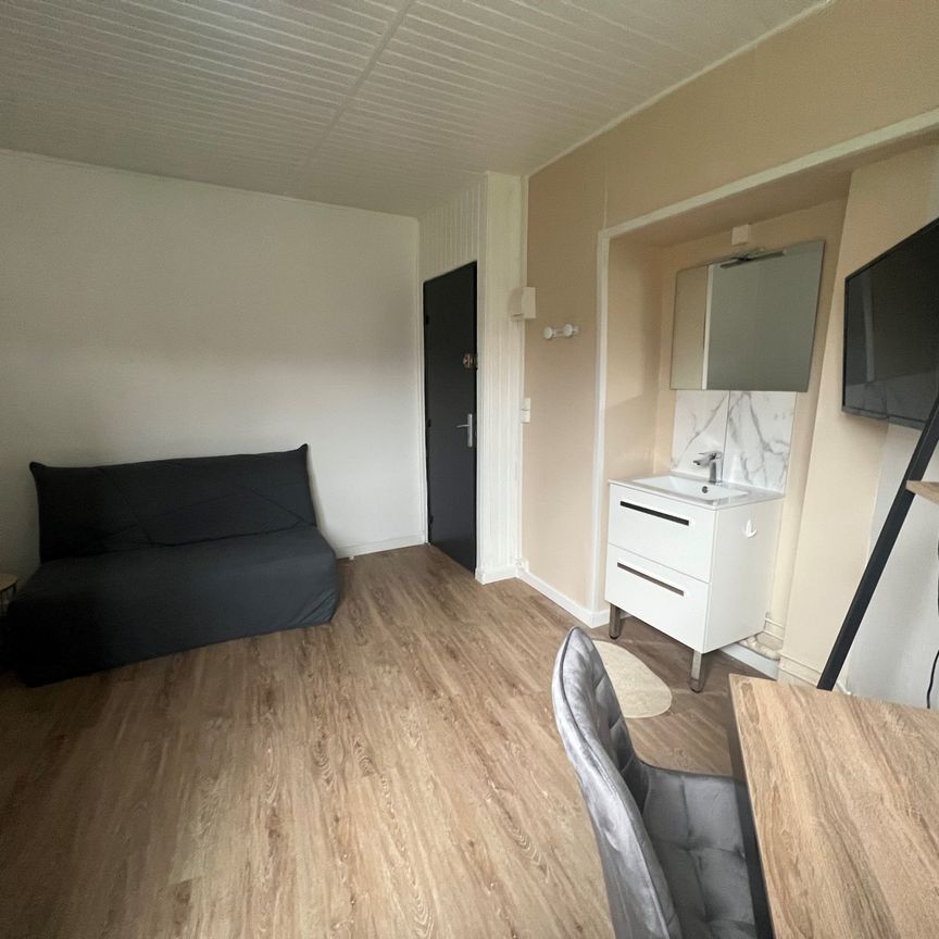 CHAMBRE EN COLOCATION TOUTES CHARGES COMPRISES ET WIFI OFFERT - SANS HONORAIRES - Photo 1