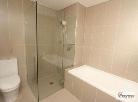 Bondi Junction - Photo 3