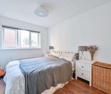 Goodwin Close, Rotherhithe, SE16 - Photo 4