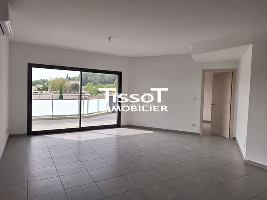 Location Appartement 3 pièces 72m² NIMES 30900 - Photo 1