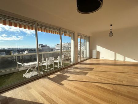 Location Appartement 4 pièces 120m² LA ROCHELLE 17000 - Photo 3