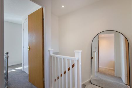 2 bedroom terraced house to rent - Photo 2