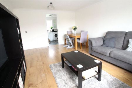 2 bed Flat for rent - Photo 2