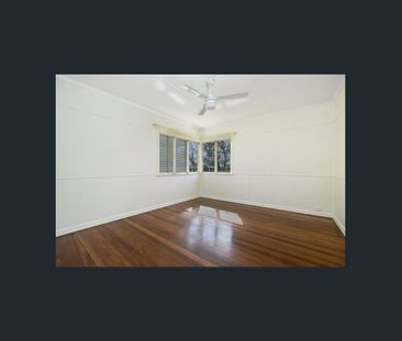 Charming Post War Home - Photo 4