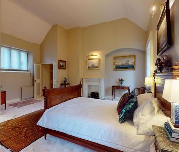 3 bedroom character property to rent - Photo 3