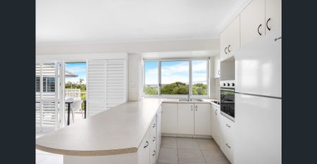 Ocean view apartment, directly opposite beach access 51 - Photo 3