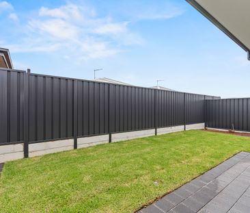 Stunning New 4 Bedroom 2 Living Home - Photo 4