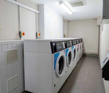 Bronze Studio - Photo 1