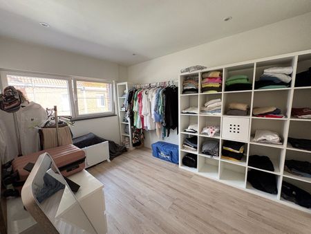 Prachtig gerenoveerde rijwoning met 3 slaapkamers! - Photo 5