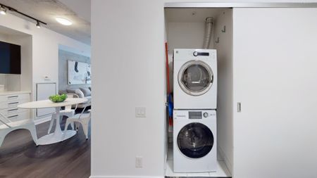 For Lease - 39 Brant Street Unit# 518, Toronto, Ontario - Photo 4