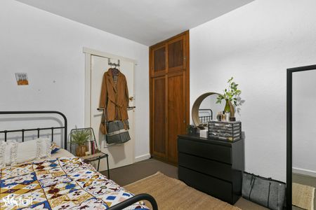 Two bedroom Unit, Great Location - Photo 5