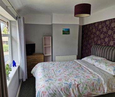 2 bedroom semi-detached house to rent - Photo 4