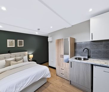 Studio Flat, Stoke Newington High St, N16 - Photo 2
