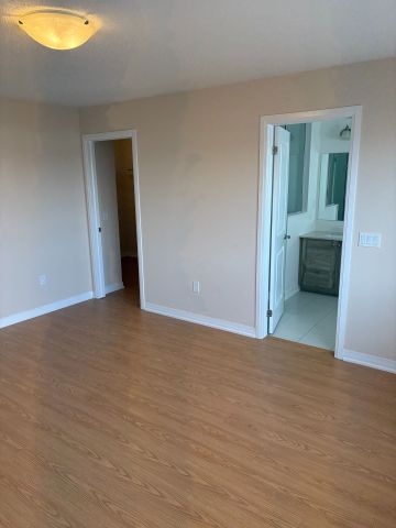 For Lease - 70 Freedom Crescent, Hamilton, Ontario - Photo 2