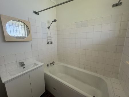 Part house for Lease - Photo 2