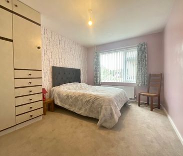 3 bedroom Detached Bungalow to let - Photo 4