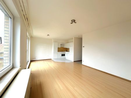 Studio gelegen op de bovenste verdieping met twee terrassen in Mariakerke - Photo 3