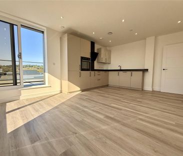 2 bedroom penthouse to rent - Photo 4