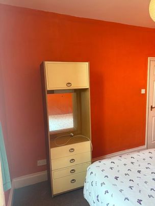 Room in a Shared House, Quantock Road, BS3 - Photo 1