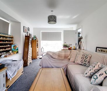 3 bedroom detached house to rent - Photo 3