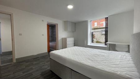 3 bedroom apartment to rent - Photo 5